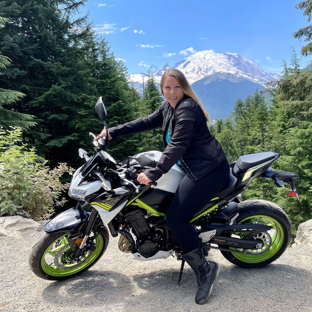 Meet your Posher, Adrielle